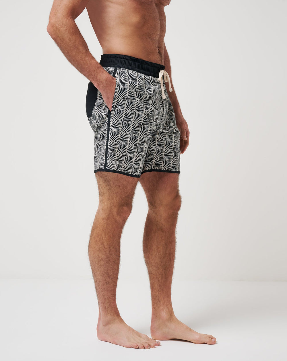 Sandswept Short 8In