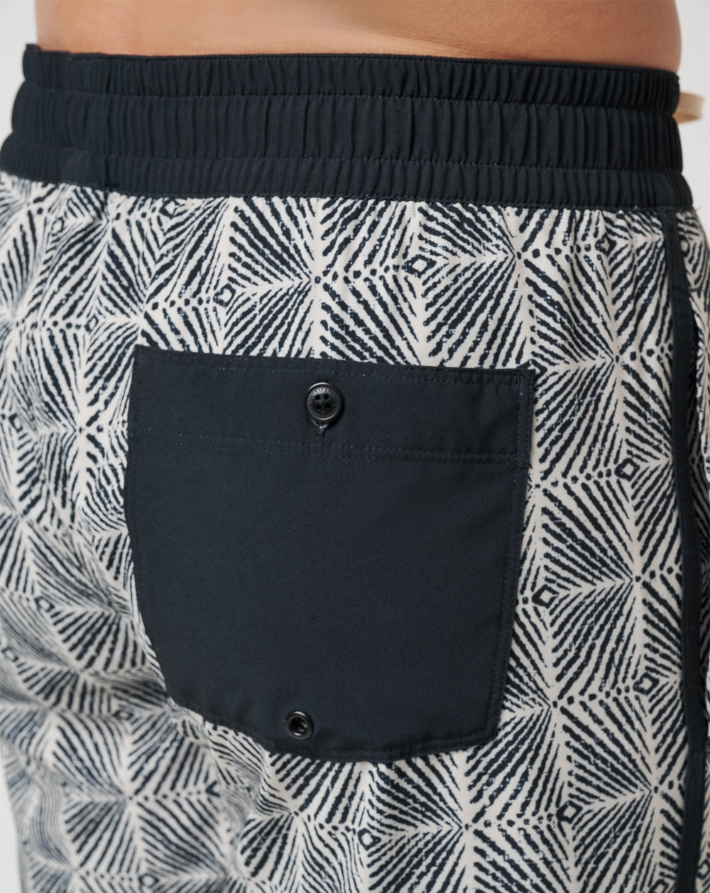 Sandswept Short 8In